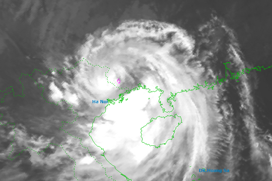 Bão số 11 suy yếu, hoàn lưu vẫn gây mưa lớn khắp Bắc Bộ