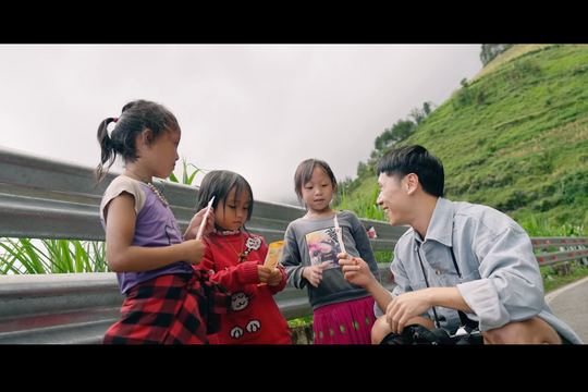 Dàn nghệ sĩ 'khủng' cùng lan toả yêu thương qua MV 'Let’s Sing Vietnam' của Lê Thành Trung