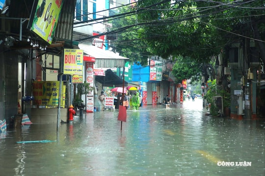 Ban Chỉ đạo quốc gia yêu cầu ứng phó khẩn với mưa lũ tại 12 tỉnh, thành miền Bắc