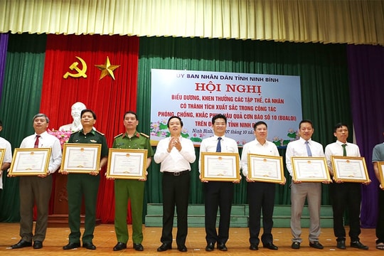 Ninh Bình: Khen thưởng 16 tập thể, cá nhân có thành tích xuất sắc trong phòng chống và khắc phục hậu quả bão số 10