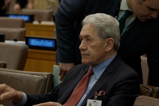 Nhà của Ngoại trưởng New Zealand bị tấn công bằng xà beng