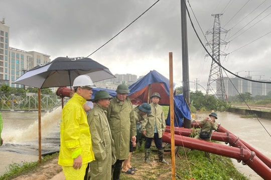Hà Nội: Huy động tối đa lực lượng, bảo đảm an toàn tuyệt đối cho người dân trong mưa lũ