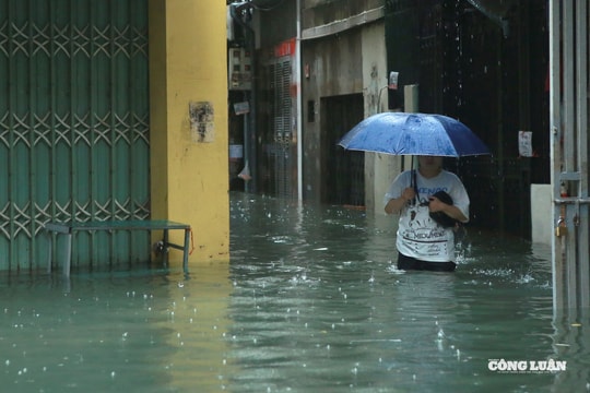 Hà Nội: Chấn chỉnh hàng loạt đơn vị vì chậm ứng phó bão số 11