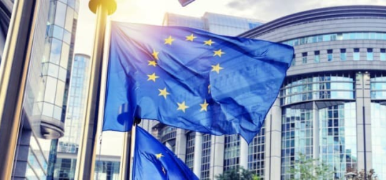 EU lên kế hoạch trừng phạt các nhà cung cấp tàu “bóng ma” cho Nga