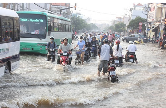 Dự báo thời tiết ngày 9/10: Nam Bộ mưa diện rộng kết hợp triều cường