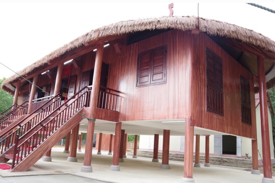 Bộ Quốc phòng khánh thành nhà văn hoá cộng đồng tránh lũ tại Huế