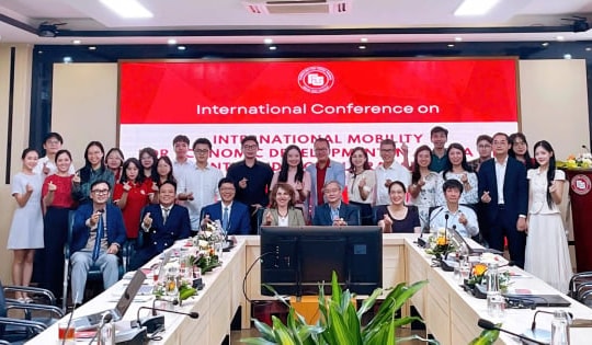 Hội thảo quốc tế tại Trường Đại học Ngoại thương: Kết nối tri thức - Dẫn lối phát triển trong kỷ nguyên chuyển đổi số