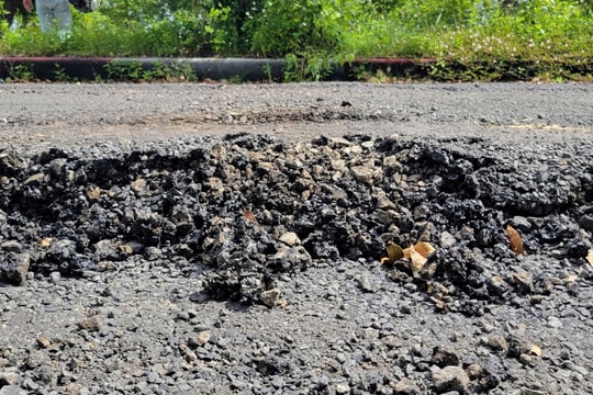 Gia Lai: Tuyến đường tiền tỷ vừa sửa chữa đã có dấu hiệu hư hỏng, địa phương quyết không nhận bàn giao