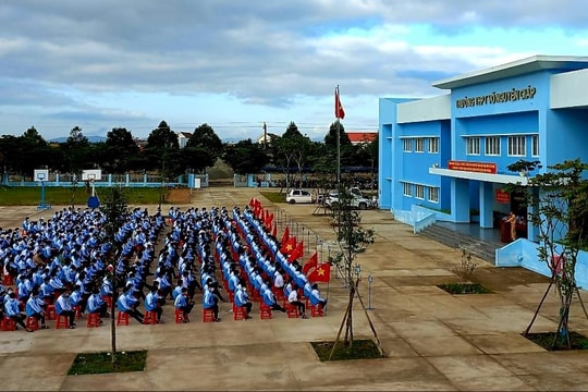 Đắk Lắk: Giáo viên bóp cổ đồng nghiệp ngay giữa sân trường có thể bị buộc thôi việc