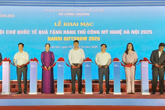 Nhiều hoạt động hấp dẫn tại Hội chợ quốc tế quà tặng hàng thủ công mỹ nghệ Hà Nội 2025