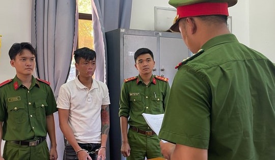 Tạm giam nghi phạm giết người vì cho rằng mình bị 'nhìn đểu'