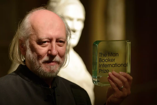 Nhà văn Hungary đoạt Giải Nobel Văn học 2025
