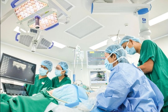 Sớm luật hóa các chủ trương lớn, tạo cơ hội cho y tế tư nhân phát triển