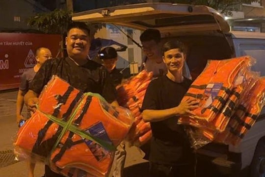 Những tấm lòng vượt mưa lũ hướng về Lạng Sơn