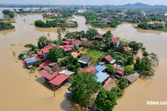 Lũ rút chậm, hàng nghìn nhà ở Hà Nội và Bắc Ninh vẫn ngập
