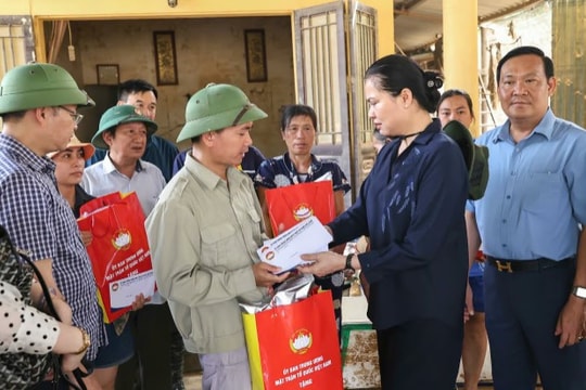 MTTQ Việt Nam tiếp sức Thái Nguyên khắc phục hậu quả bão lũ