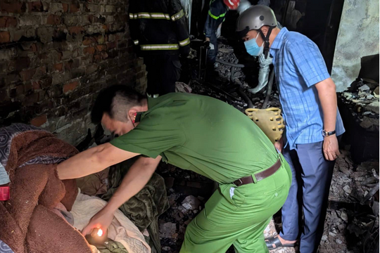 Cháy nhà ở Hà Nội, 5 người trong cùng gia đình tử vong