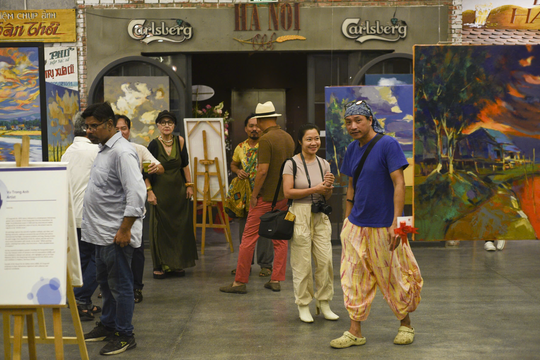 Triển lãm 'Ánh sáng và ký ức' và những khoảng không bất tận