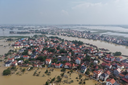 Bắc Ninh: Nước sông Cầu xuống chậm, nhiều khu dân cư vẫn ngập sâu