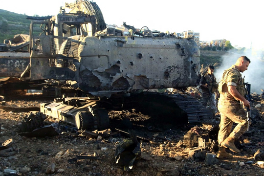 Israel chuyển sang không kích Lebanon sau khi ngừng bắn ở Gaza