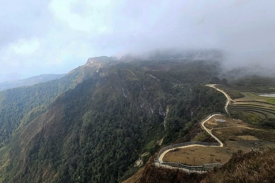 'Mê hoặc' với thác bay Cát Chùa Sì