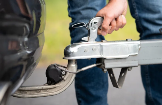 Nguyên nhân khiến móc kéo xe phát ra tiếng kêu và cách khắc phục