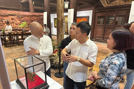 Trầm hương và sơn mài cùng kể chuyện bản sắc Việt qua triển lãm 'Sắc Tâm'