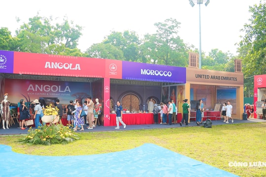 Không khí nhộn nhịp tại Lễ hội Văn hóa Thế giới Hà Nội lần thứ nhất năm 2025