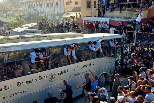 Tù nhân Palestine được Israel phóng thích buộc phải sống lưu vong