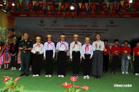 Gần 2.000 học sinh cực Bắc Tổ quốc được tuyên truyền phòng tránh tai nạn bom mìn