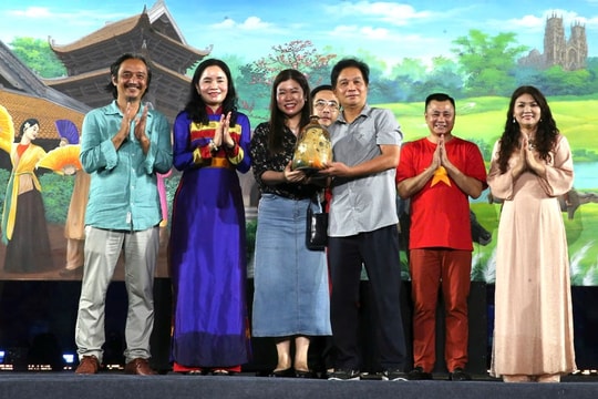 Bộ VHTTDL: Quyên góp gần 4,3 tỉ đồng ủng hộ đồng bào bị thiệt hại do bão lũ