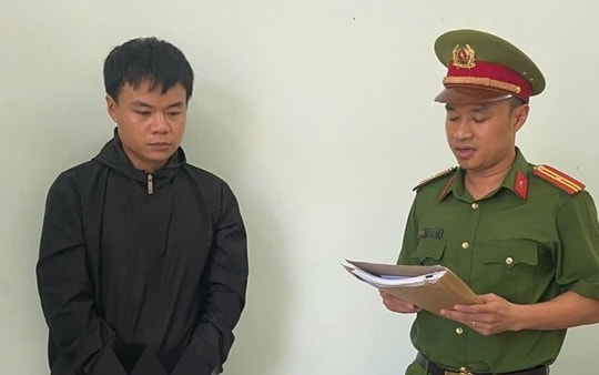 Nam thanh niên huy động vốn của người thân để 'nướng' tiền tỷ vào những canh bạc qua mạng