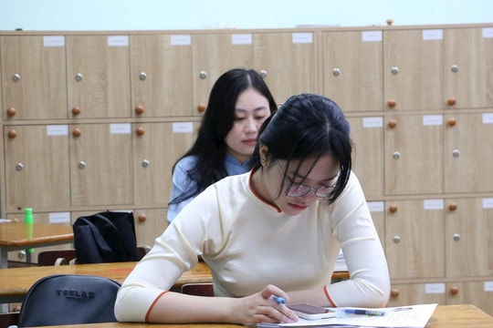 Giáo viên bỏ lớp đầu năm thi viên chức, trường tư thục lao đao