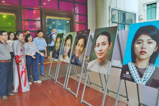 Giới thiệu bộ sưu tập chân dung 'Tự hào phụ nữ Việt Nam'