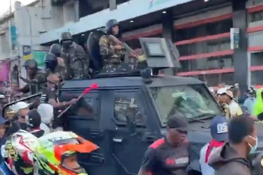 Quân đội Madagascar lên nắm quyền, Tổng thống chạy trốn bị luận tội