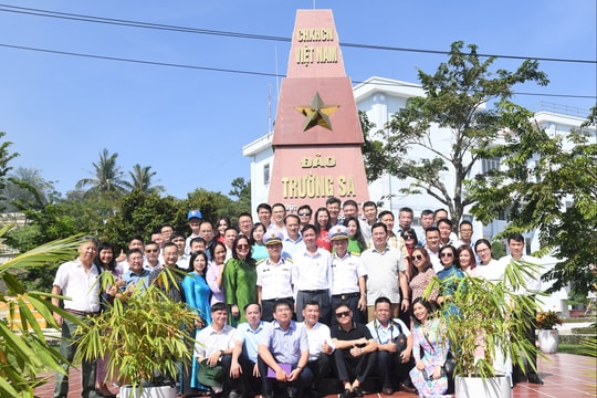 Lớp Cao cấp lý luận chính trị K75.B06: Một chuyến đi giàu ý nghĩa về lý luận và thực tiễn