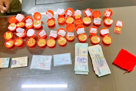 Lật tẩy chiêu trò bán vàng giả của các đối tượng lừa đảo chuyên nghiệp