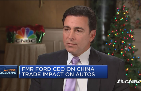 Cựu CEO Ford: Các hãng xe điện đang "chạy" quá nhanh, quên mất người dùng