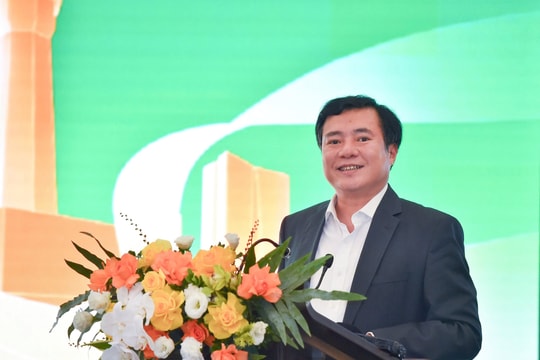 Hội chợ Mùa Thu 2025: 6 'cái nhất', chiếu phim Mưa Đỏ miễn phí