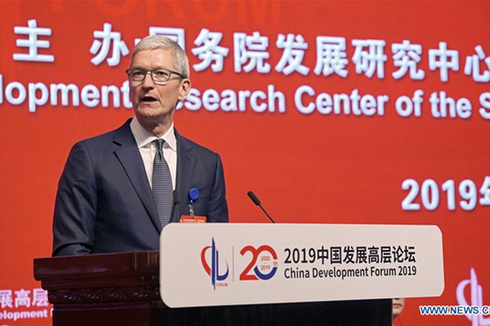 Trung Quốc kêu gọi Mỹ 'đối thoại bình đẳng' trong chuyến thăm của CEO Tim Cook