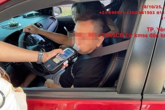Tài xế chở gia đình trên cao tốc, vi phạm nồng độ cồn mức “kịch khung”