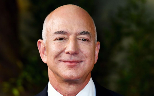 Nếu chia đều tài sản của Jeff Bezos, mỗi người Mỹ nhận được bao nhiêu?