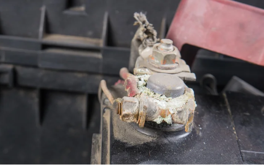 Vì sao pin ô tô nhanh hỏng hơn ở vùng khí hậu nóng?