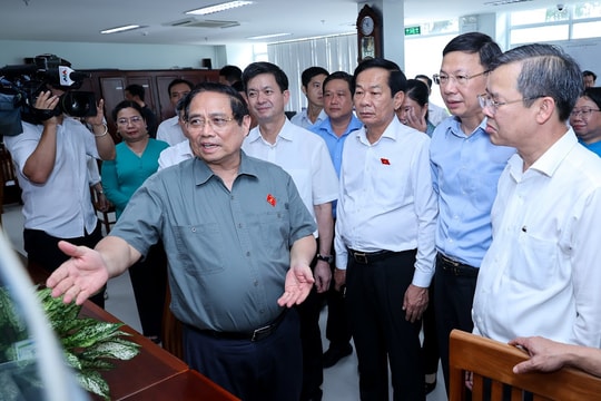 Sắp xếp cán bộ phù hợp, coi trọng người dân, nhiệt tình hướng dẫn