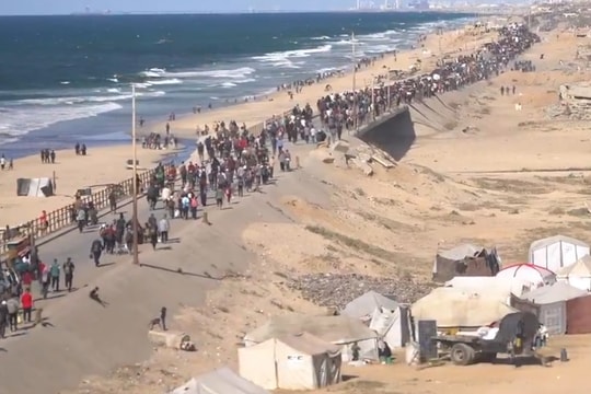 Israel tiếp tục đóng cửa khẩu, đe dọa lệnh ngừng bắn Gaza