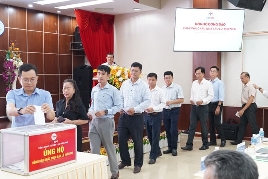 EVNSPC ủng hộ đồng bào khắc phục bão lũ, thiên tai