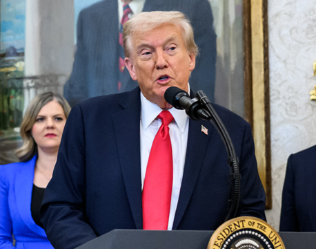 Ông Trump doạ Ấn Độ sẽ chịu thuế cao nếu mua dầu Nga