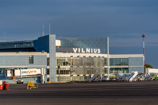 Sân bay Litva tạm ngừng hoạt động do bóng bay buôn lậu thuốc lá