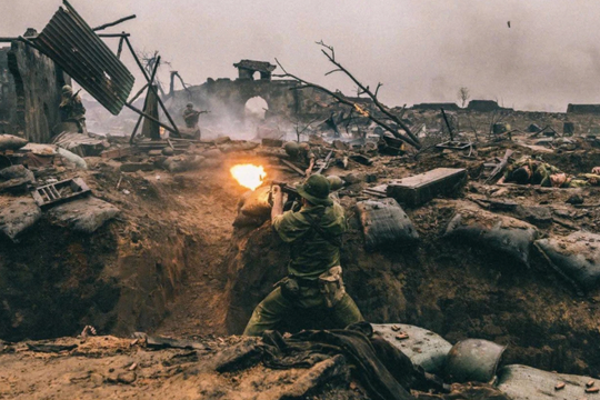 ‘Mưa đỏ’ bị sao chép, trình chiếu trái phép, nhà sản xuất phim nói gì?