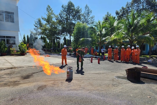 Những lưu ý khi sử dụng điện tại Văn phòng để đề phòng cháy nổ